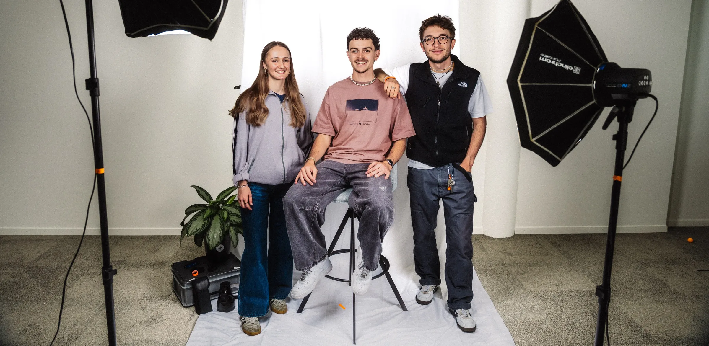 The maison1815 team, Amelie Müller, Arno Kost and Maxime Burri, in the studio between softboxes